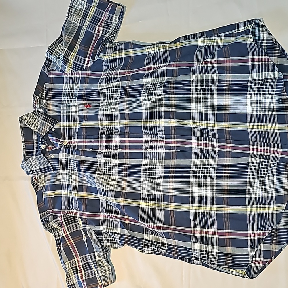 Ralph Lauren mens classic fit button down short sleeve shirt size medium. Multi